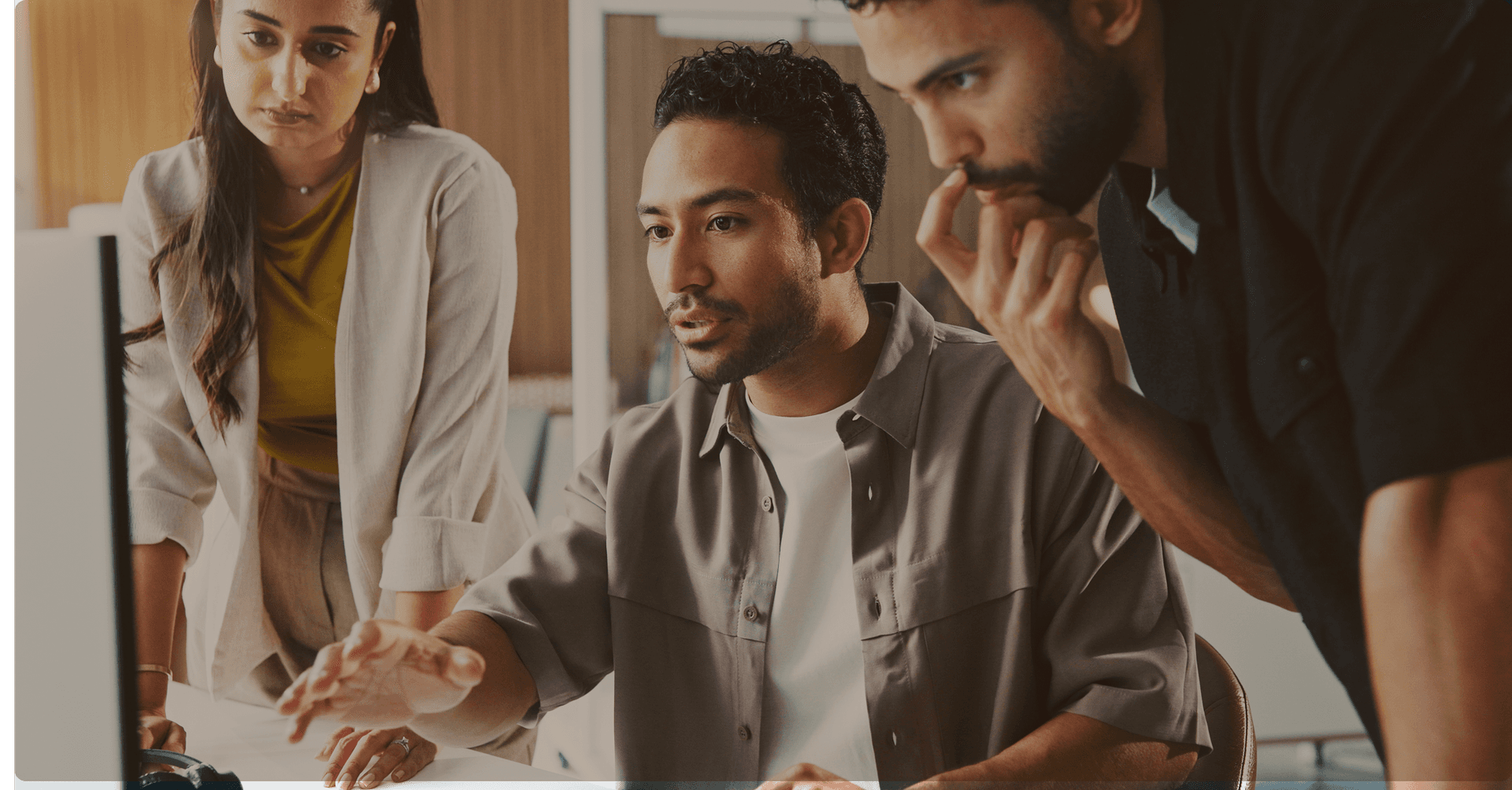 estimating-team-reviewing-construction-workforce-planning-on-computer